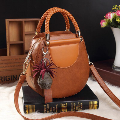 Vera - Elegant Crossbody Bag